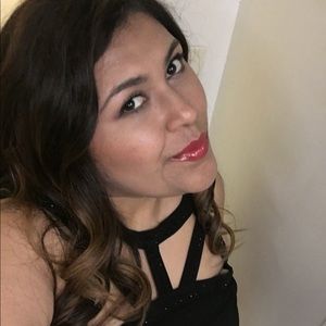 Meet your Posher, Carolina